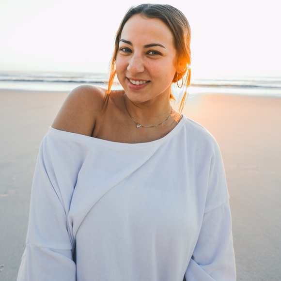 Hollister Slouchy White Crewneck - Picture 7 of 7